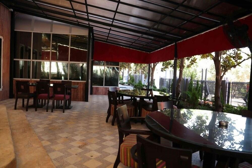 Dolls Hotel By Eurostars (Adults Only) Jounieh Esterno foto